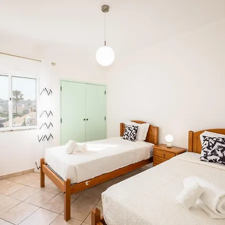 アパート - 3 Bedrooms - Free Wifi *