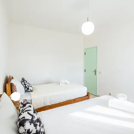 - 3 Bedrooms - Free Wifi アパート *